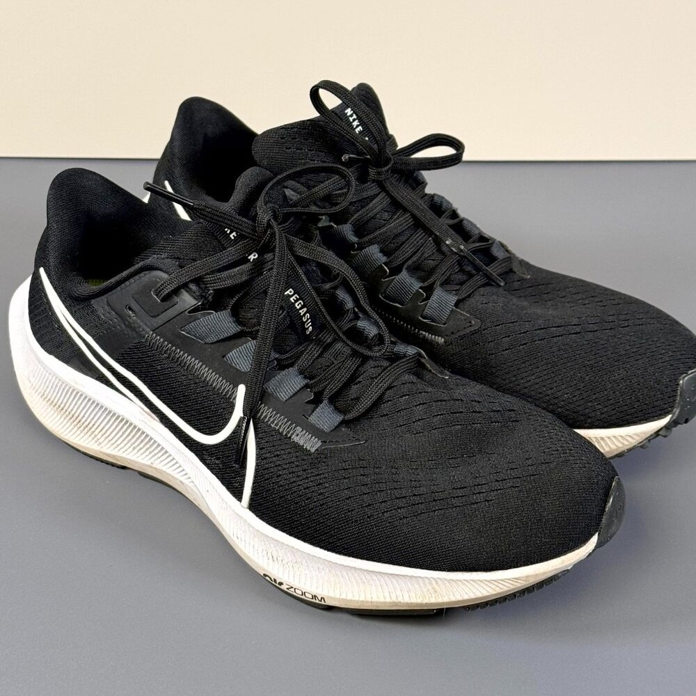 Nike Pegasus 38 Women’s Running Shoes Black White CW7358-002 Size 10 Used